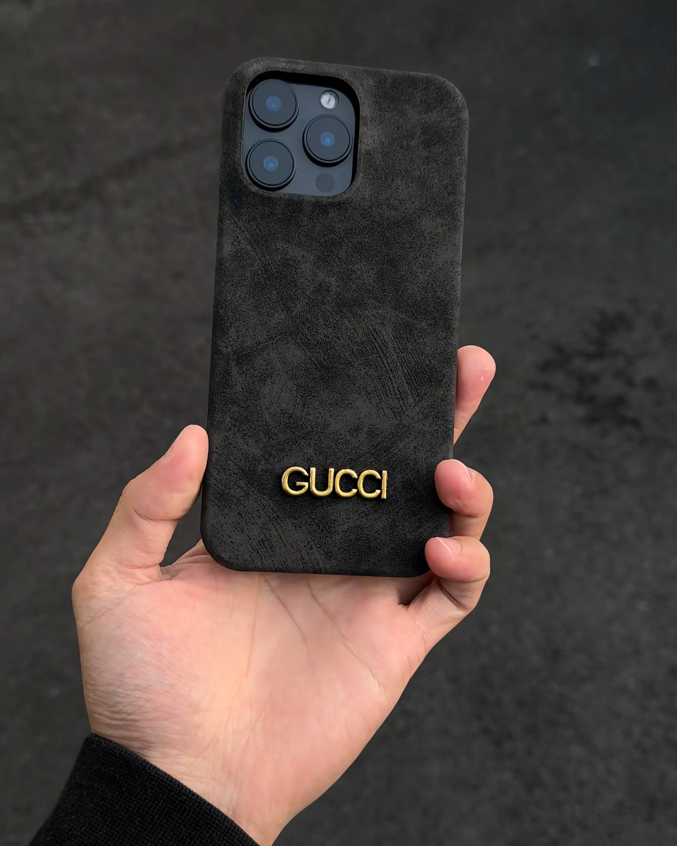 古馳金屬立標翻毛皮手機殼